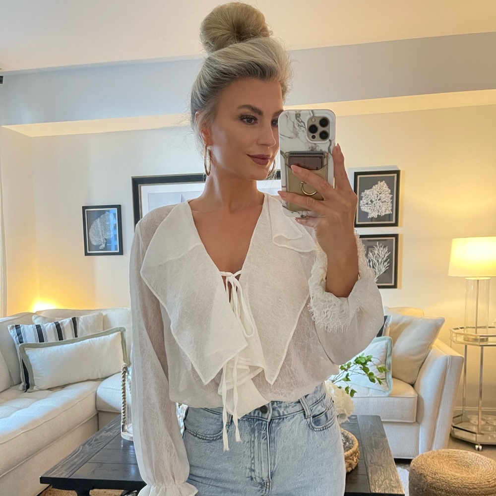 White Ruffle top - Picture 6 of 8